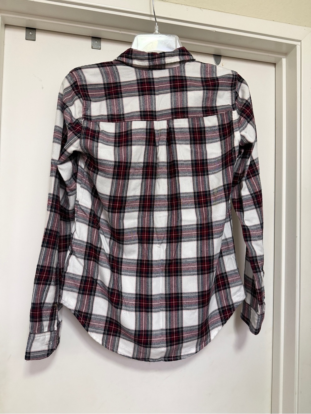 Abercrombie & Fitch Red/White/Black Plaid Flannel Button up Shirt Womens Size XS - Picture 6 of 9